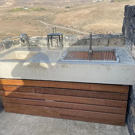 Wake Up To Nature In Modern Glass House