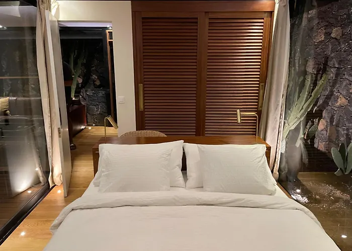 Wake Up To Nature In Modern Glass House * Pájara