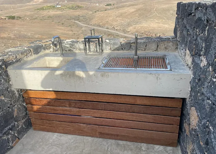 Wake Up To Nature In Modern Glass House